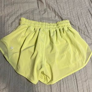 yellow hotty hot 2.5' shorts